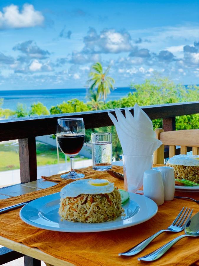 Hotel Ilaa Beach Maldives à Gulhi Extérieur photo