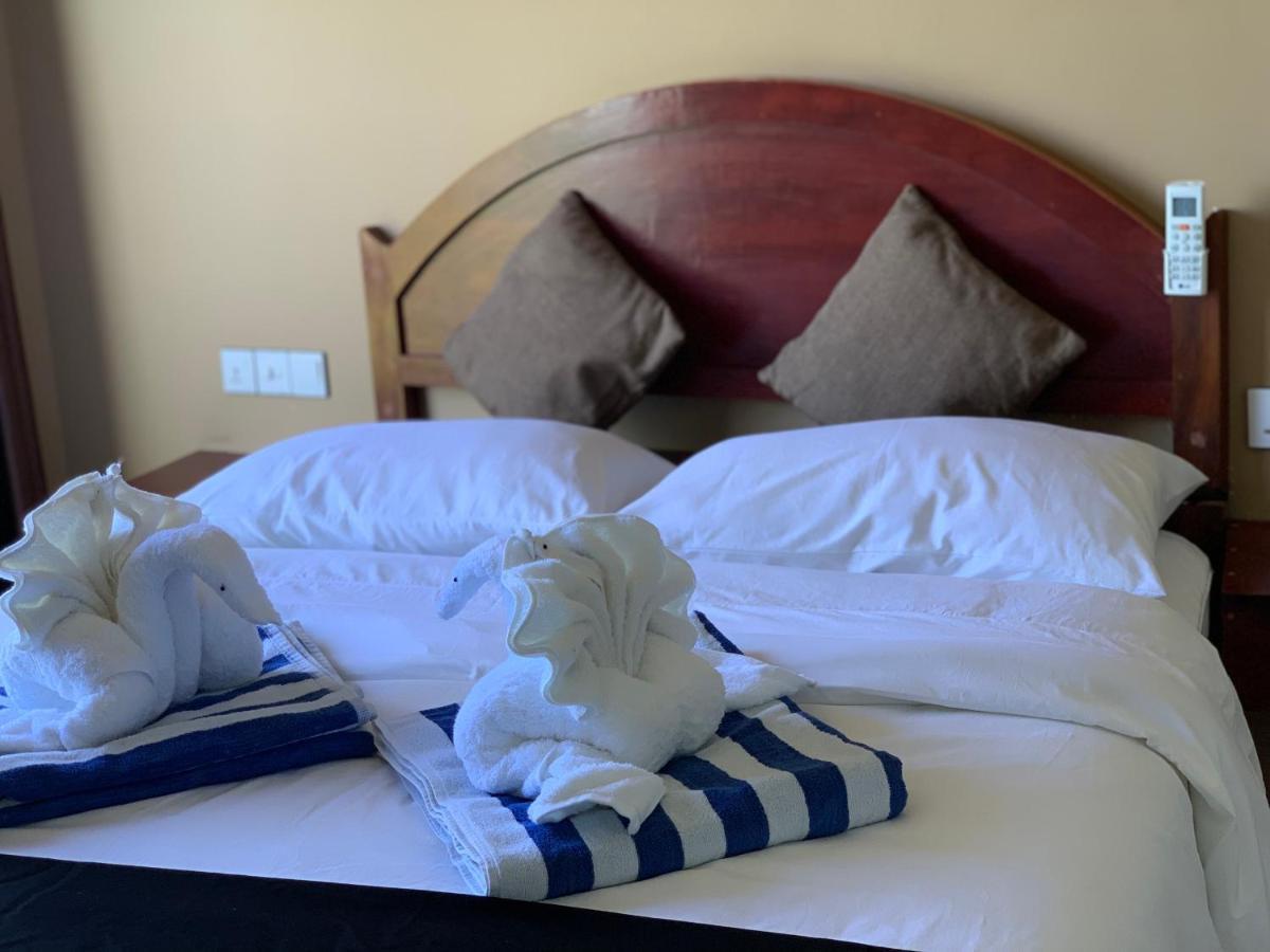 Hotel Ilaa Beach Maldives à Gulhi Extérieur photo